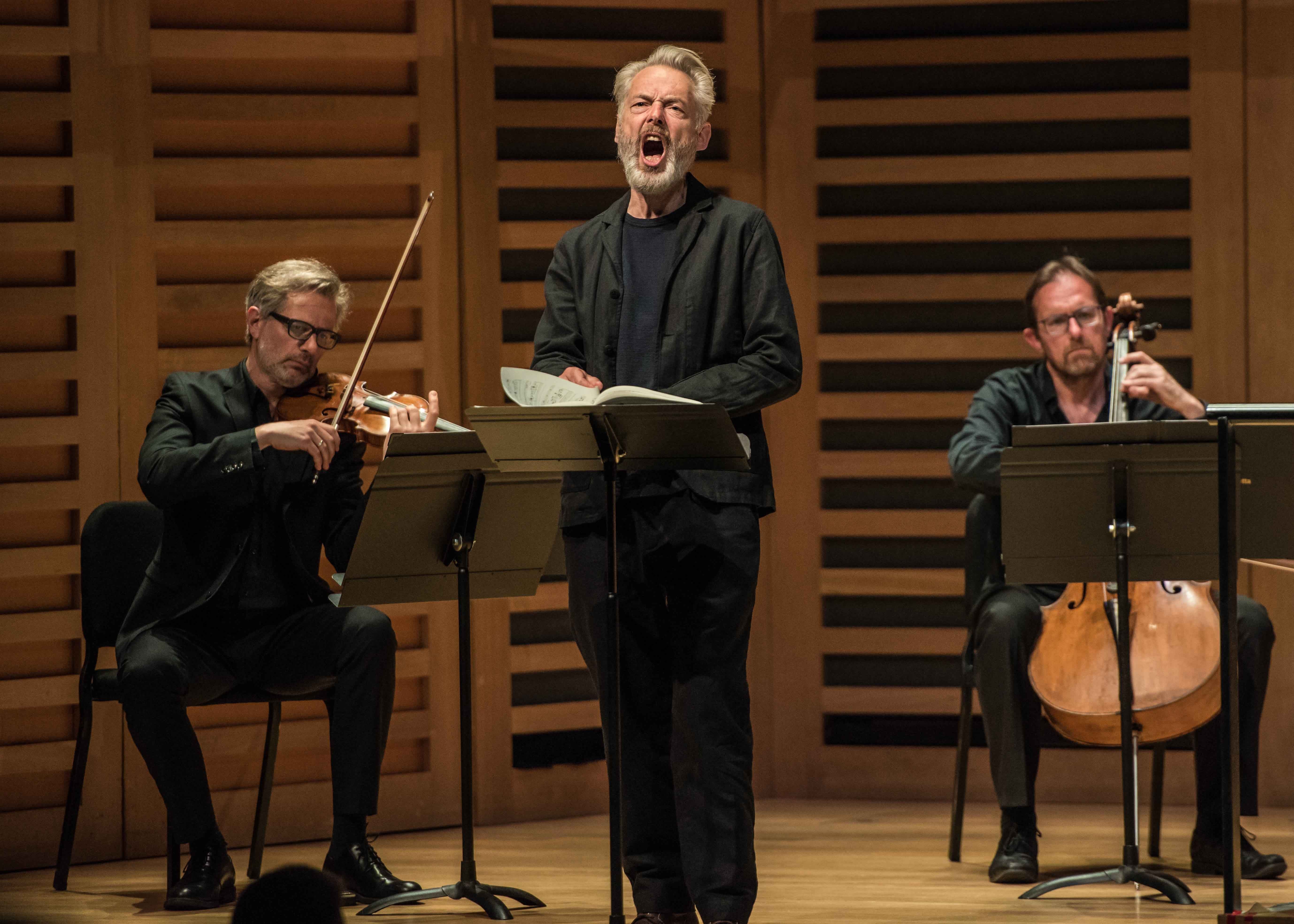 Mark Padmore with the London Sinfonietta